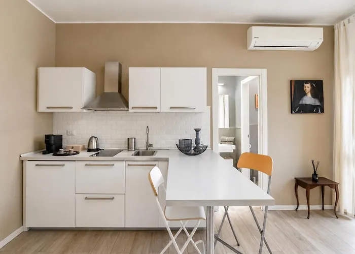 Quiet & Stylish Flat 2 Min Metro Fast Wi-Fi